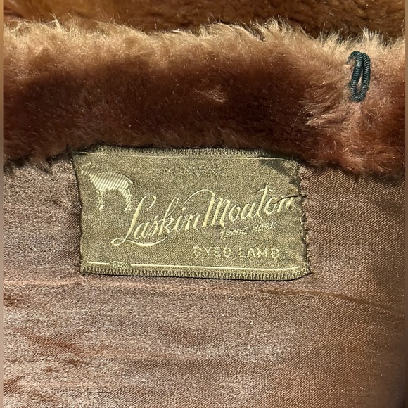 Cherry & Webb Co. - Genuine Laskin Mouton Dyed Lamb Fur Coat - Vintage Fur Coat - Picture 8 of 9
